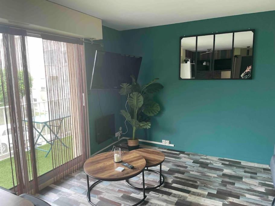 Studio En Residence La Baie De L Adon 생 질 크루아 드 비 외부 사진